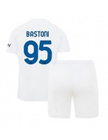 Inter Milan Alessandro Bastoni #95 Venkovní dres pro děti 2023-24 Krátký Rukáv (+ trenýrky)